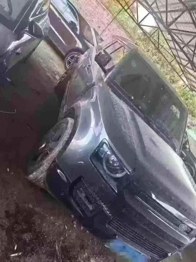 东莞23年路虎卫士1