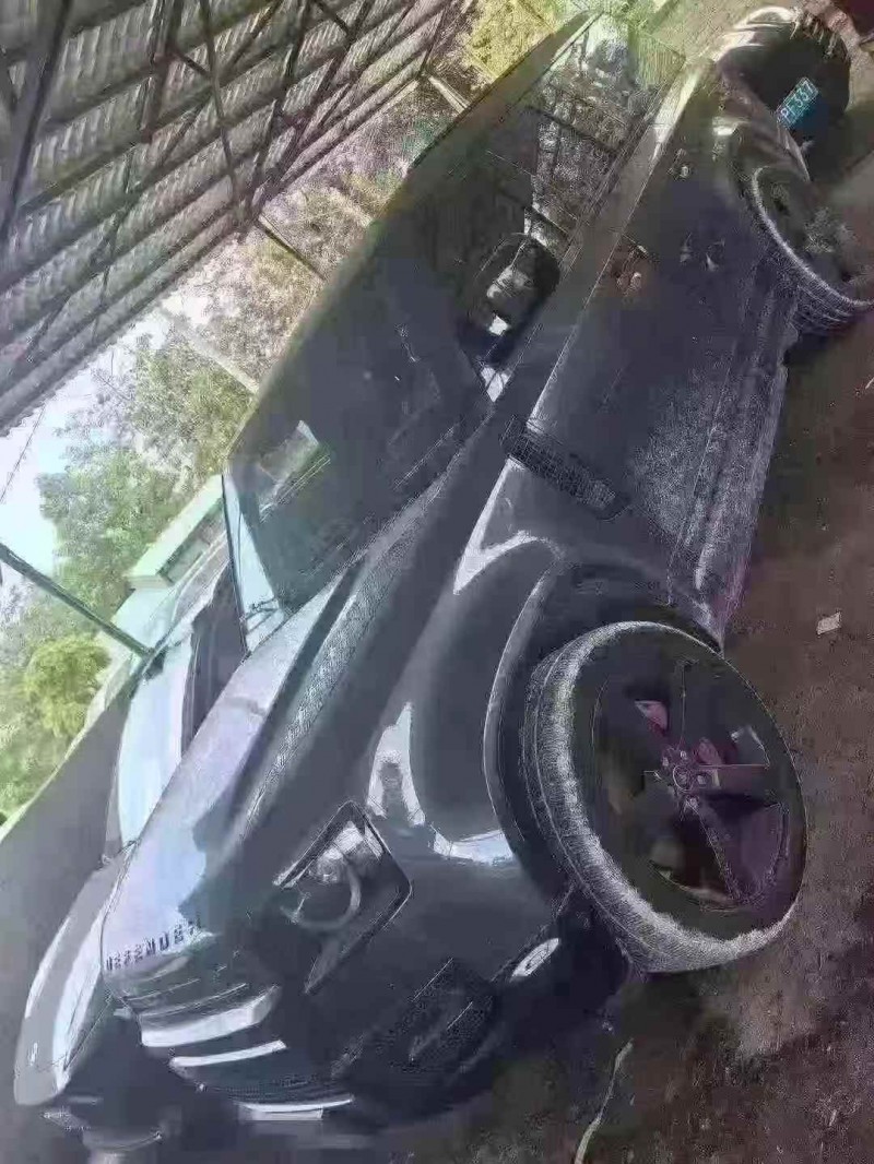 东莞23年路虎卫士2