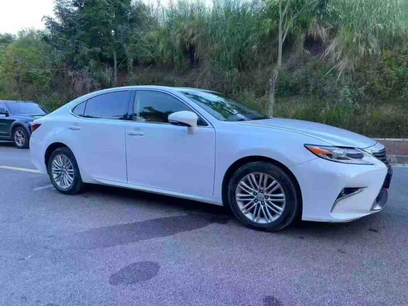 南宁16年雷克萨斯ES2