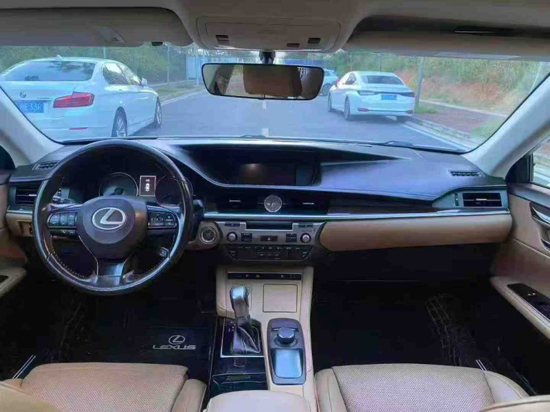 南宁16年雷克萨斯ES5