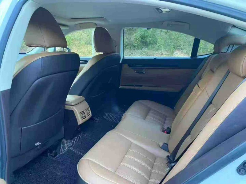 南宁16年雷克萨斯ES6