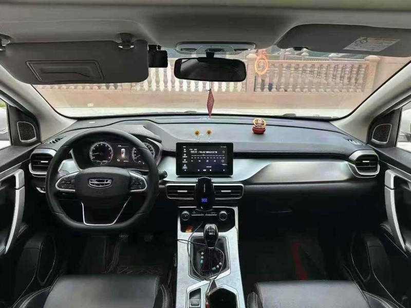 南宁20年吉利缤越5