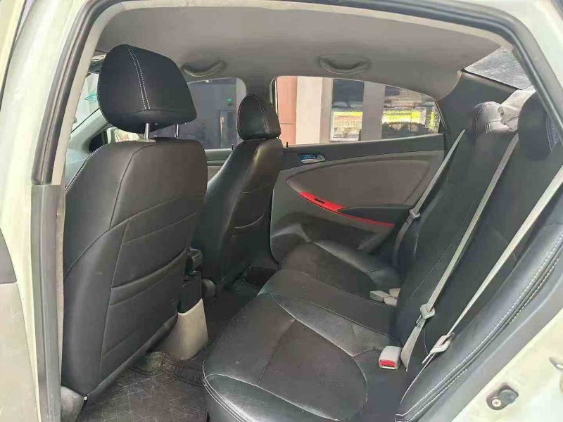 南宁18年现代瑞纳6