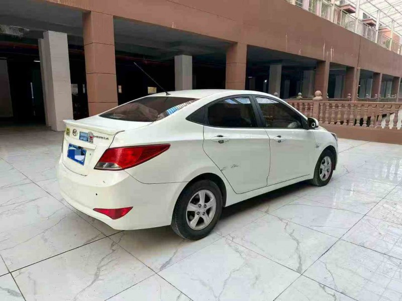 南宁18年现代瑞纳7