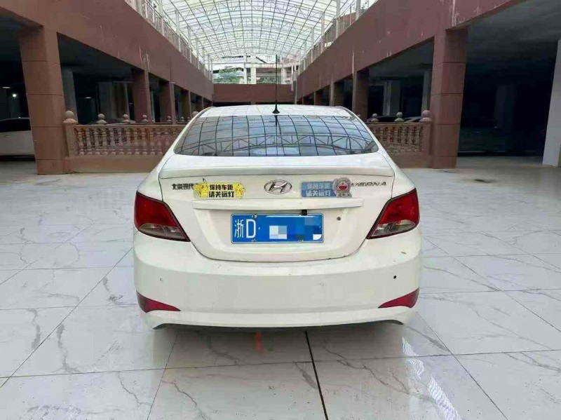 南宁18年现代瑞纳9