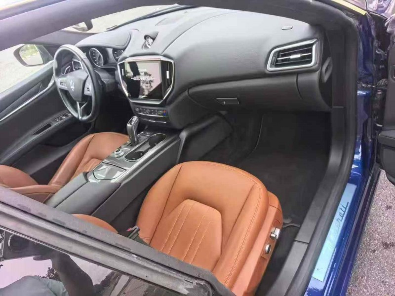 武汉23年玛莎拉蒂Ghibli4