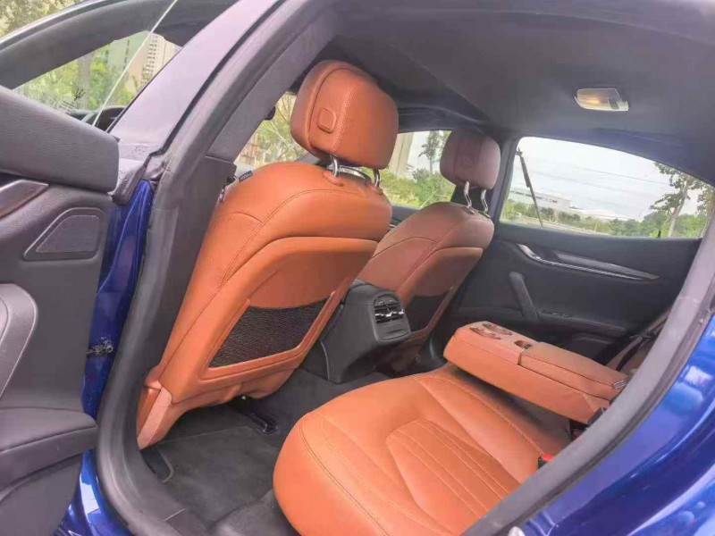 武汉23年玛莎拉蒂Ghibli7