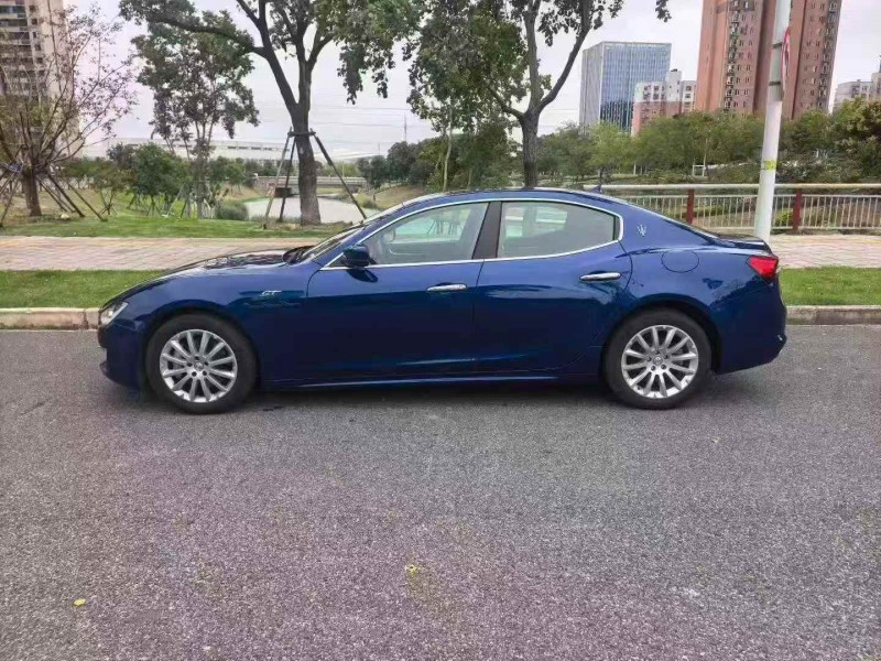 武汉23年玛莎拉蒂Ghibli8