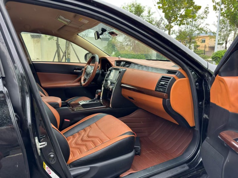 盐城14年丰田锐志8