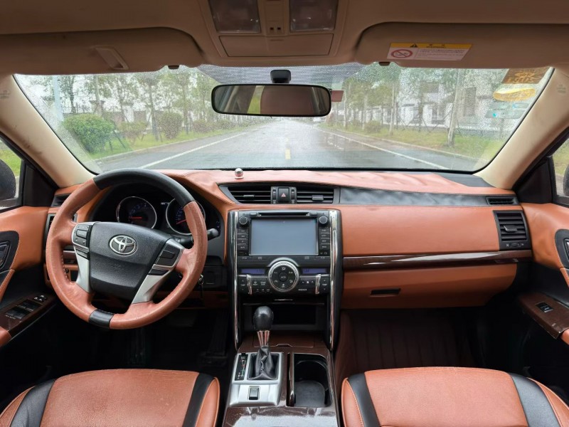 盐城14年丰田锐志9