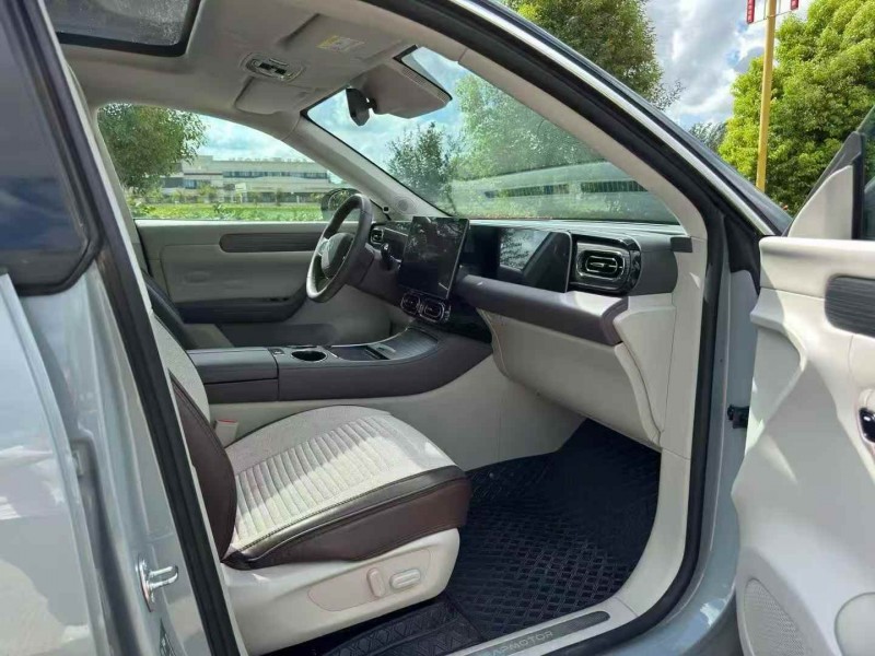 苏州24年零跑汽车C115