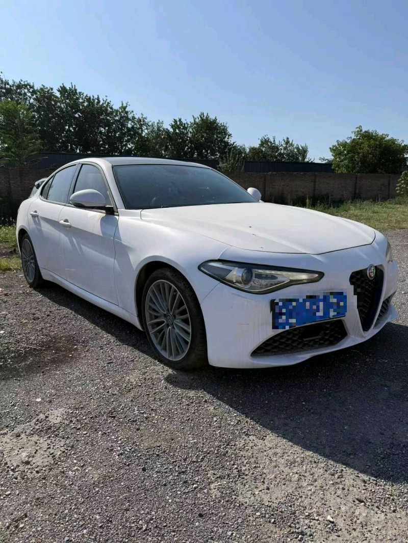 西安19年阿尔法·罗密欧Giulia1