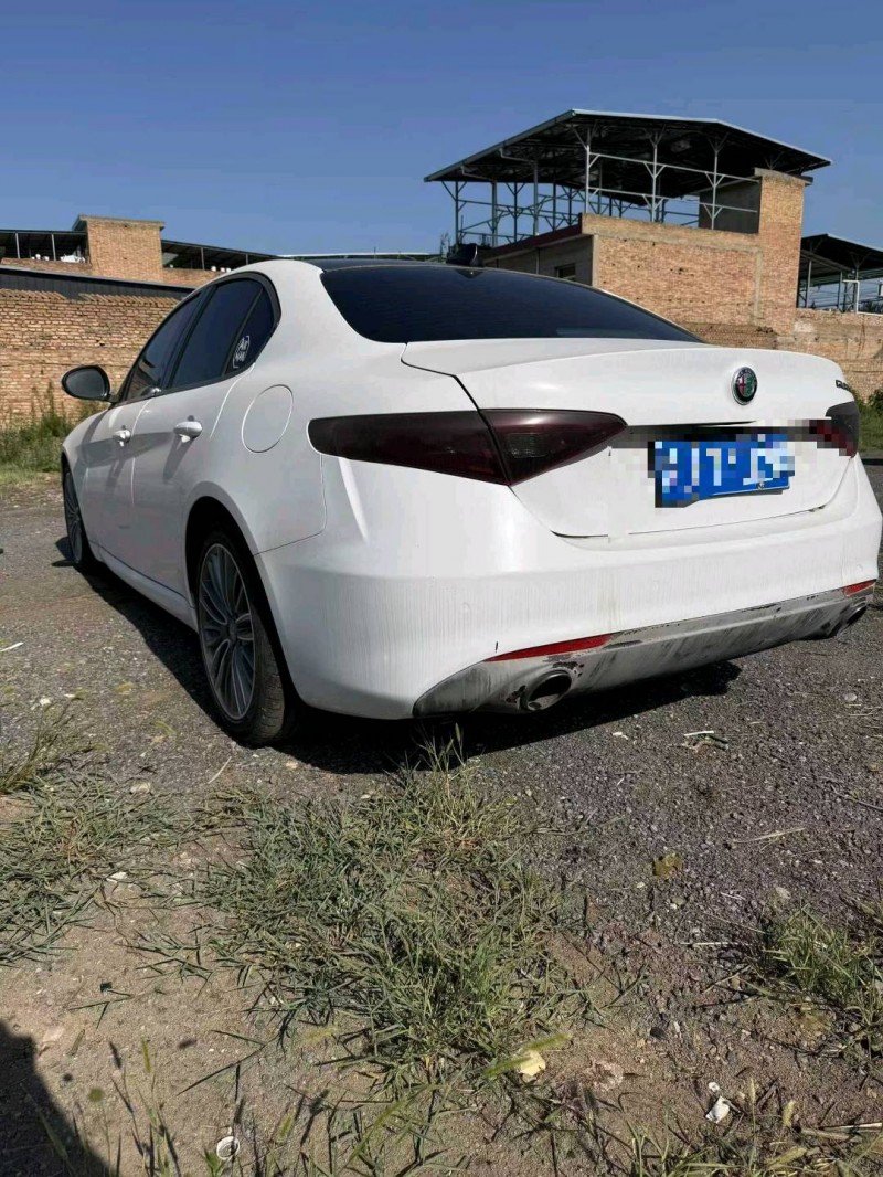 西安19年阿尔法·罗密欧Giulia7