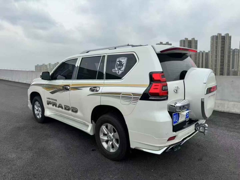 苏州24年丰田普拉多8