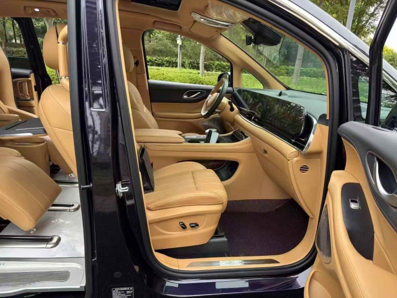 连云港24年岚图汽车梦想家4