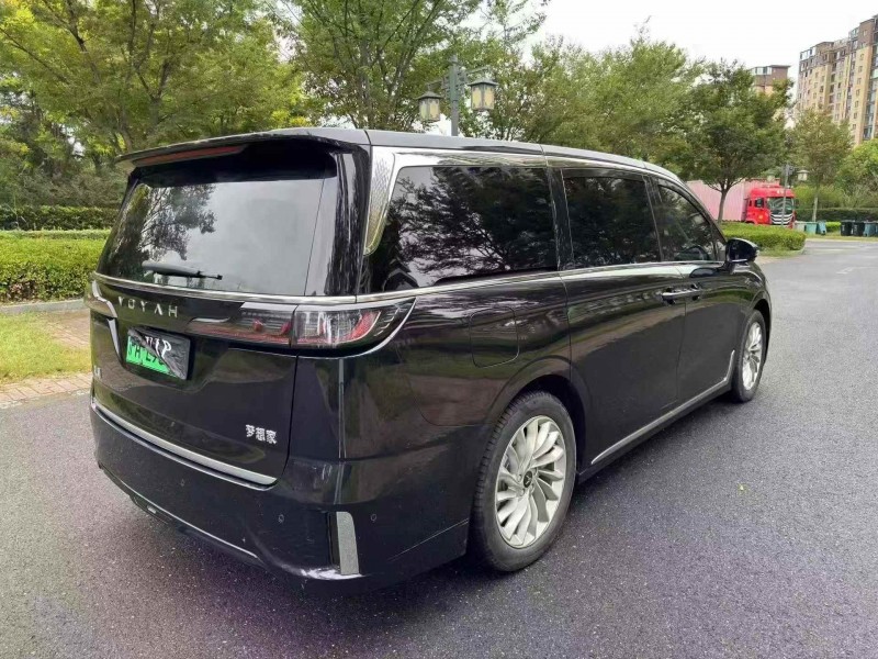 连云港24年岚图汽车梦想家8