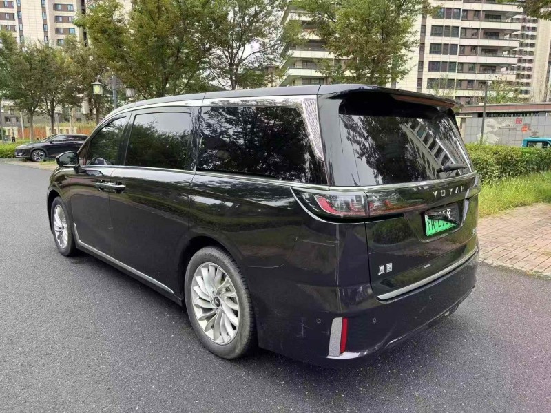 连云港24年岚图汽车梦想家9