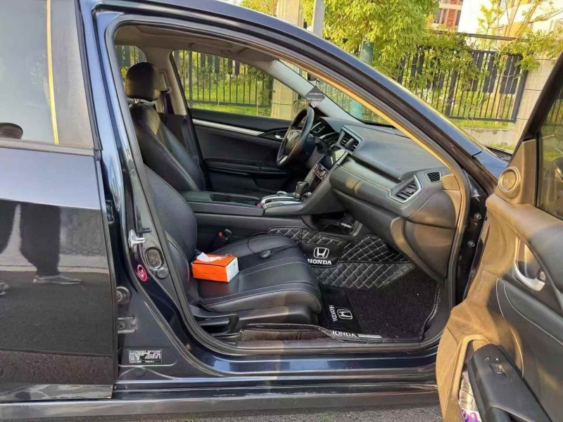 连云港17年本田思域4