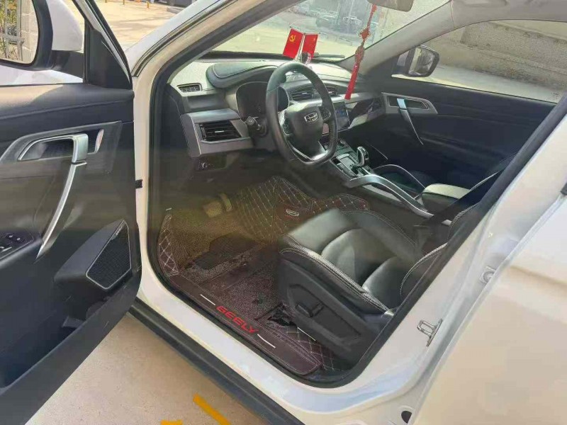 平顶山21年吉利博越3