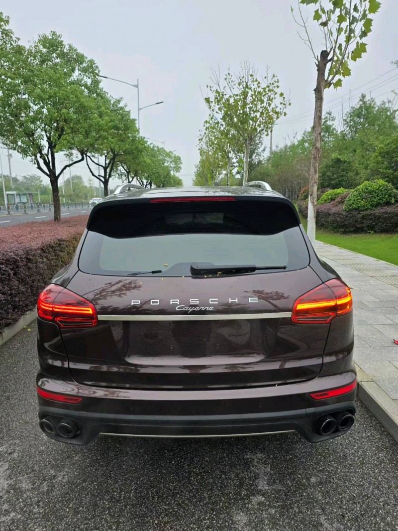 徐州18年保时捷卡宴9