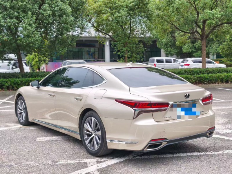 湖州18年雷克萨斯LS7