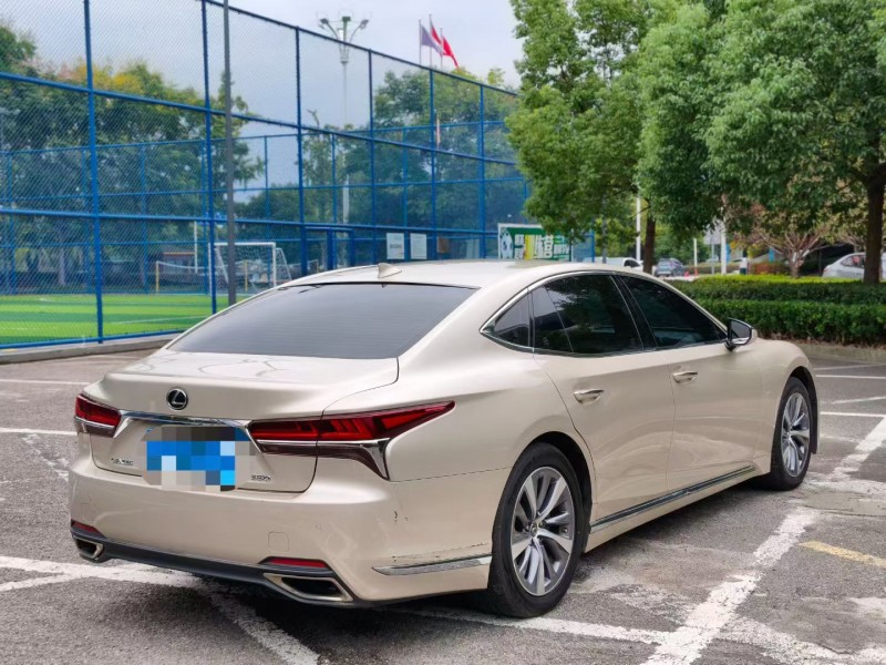 湖州18年雷克萨斯LS8