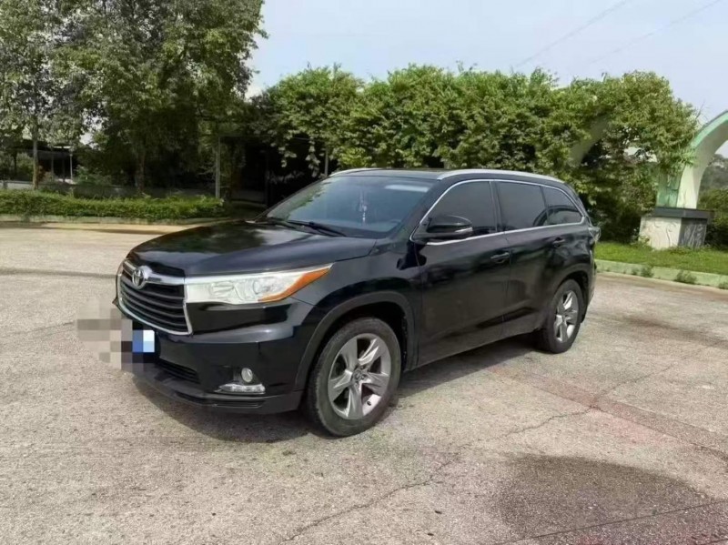 钦州16年丰田汉兰达2