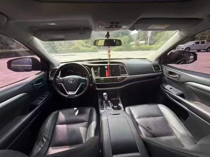 钦州16年丰田汉兰达4