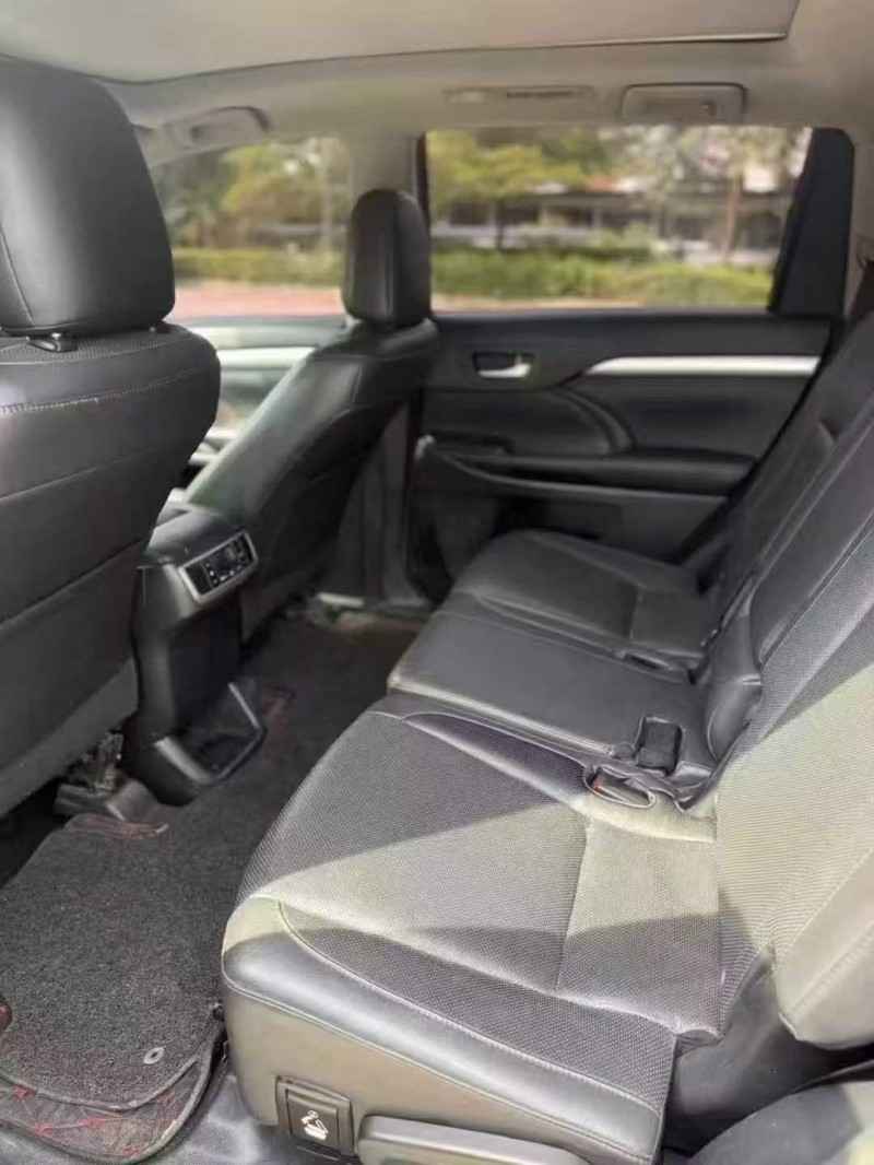 钦州16年丰田汉兰达6