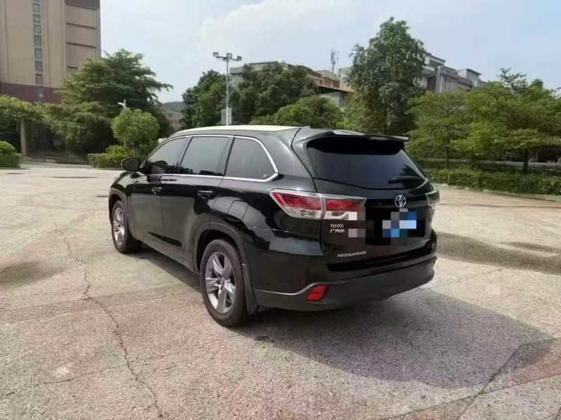 钦州16年丰田汉兰达7