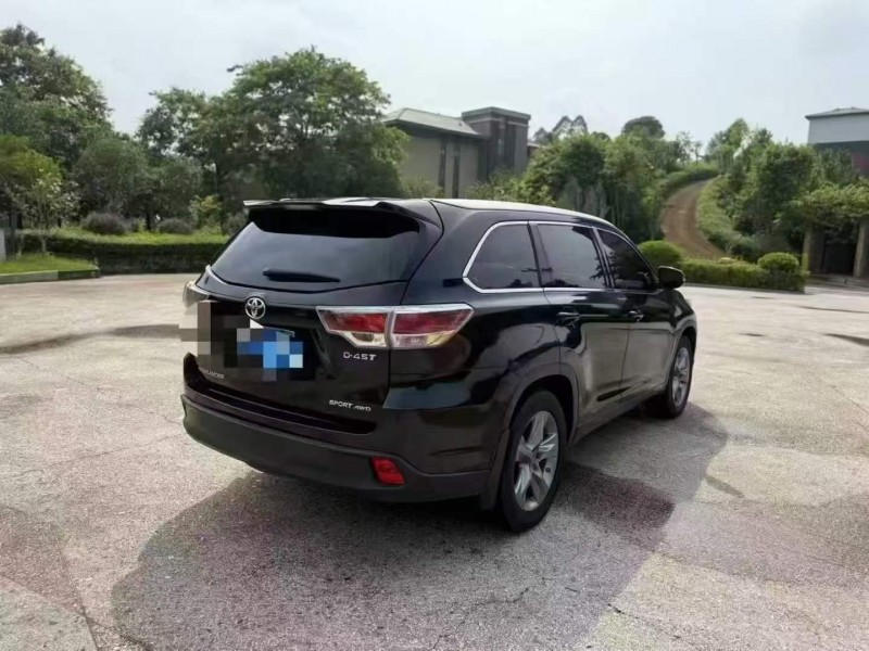 钦州16年丰田汉兰达8