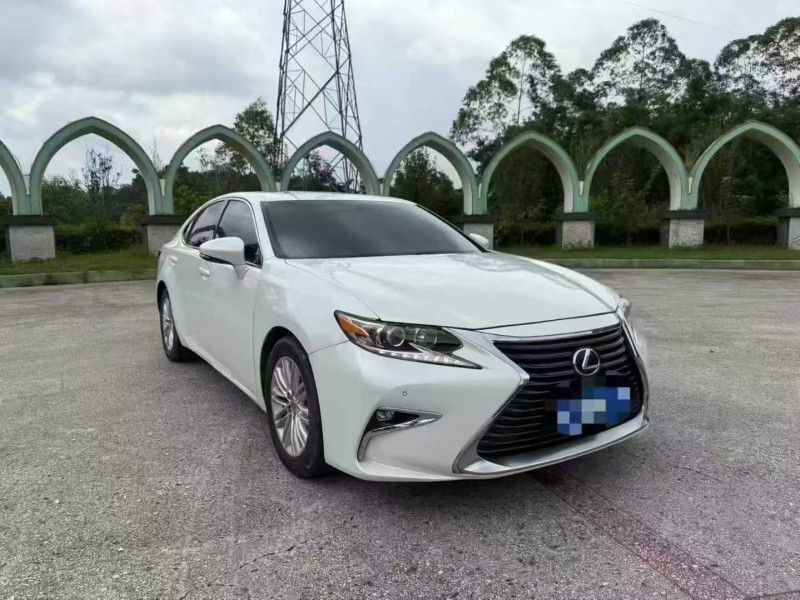 桂林18年雷克萨斯ES2