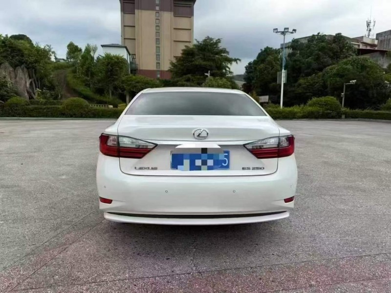 桂林18年雷克萨斯ES9