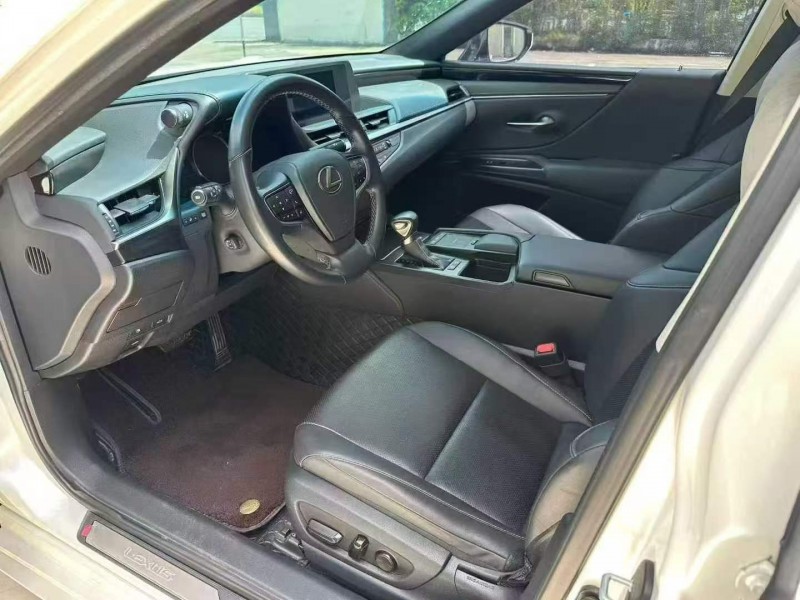 深圳20年雷克萨斯ES5