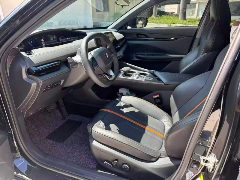 深圳25年长安汽车UNI5