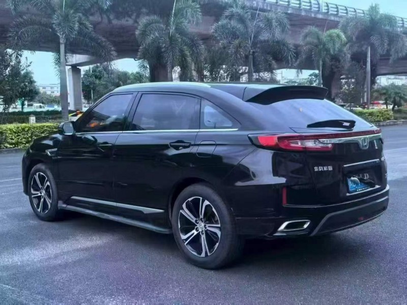 三明17年本田URV8