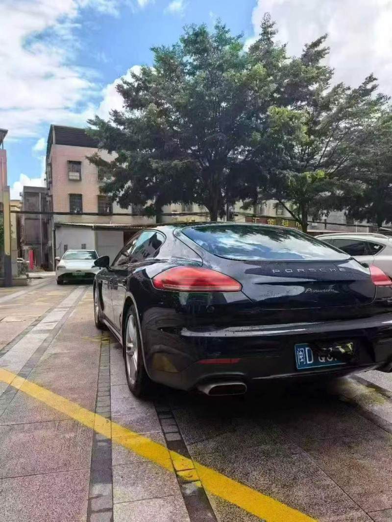 福州14年保时捷帕拉梅拉7