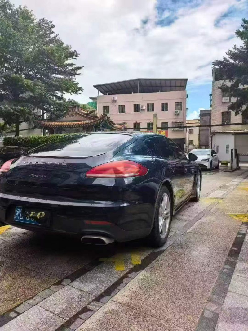 福州14年保时捷帕拉梅拉8