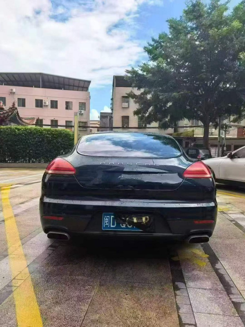 福州14年保时捷帕拉梅拉9