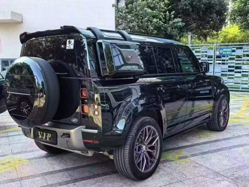 三明23年路虎卫士7