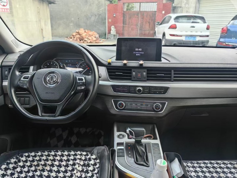 成都18年东风景逸5