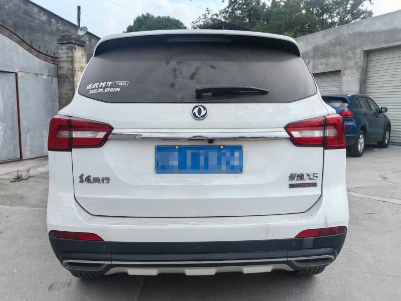 成都18年东风景逸8