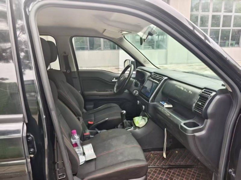 成都20年长安汽车X70A4