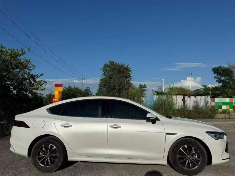 梧州23年比亚迪秦3