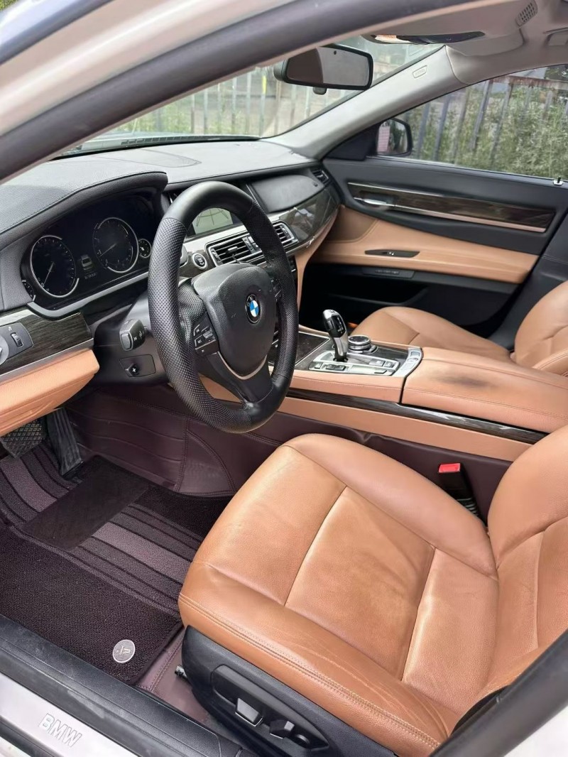 日照14年宝马7系4