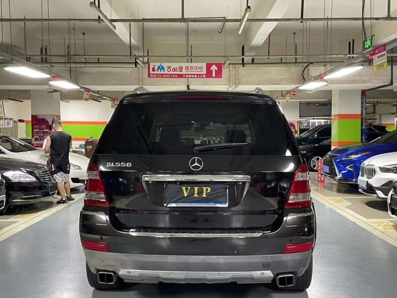 成都08年奔驰GL8