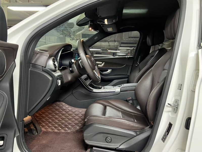 成都22年奔驰GLC3