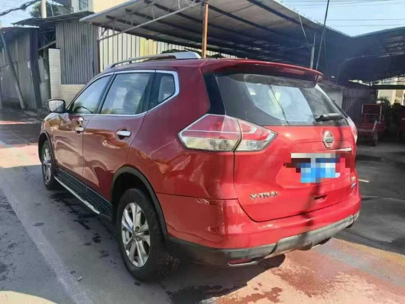 成都15年日产奇骏8