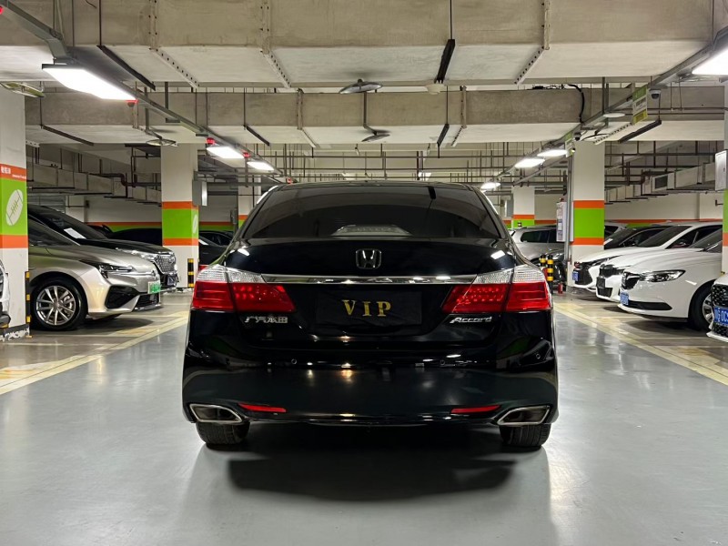 成都15年本田雅阁4