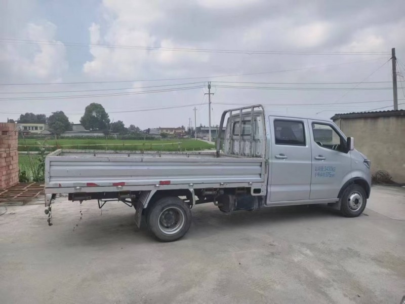 成都22年长安汽车跨越王8